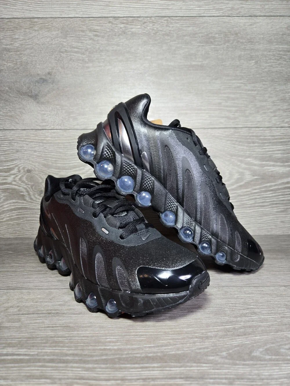 Nike Air Max DN8 Black Metallic Dark Grey Womens Size 7 / Youth Size 5.5 New